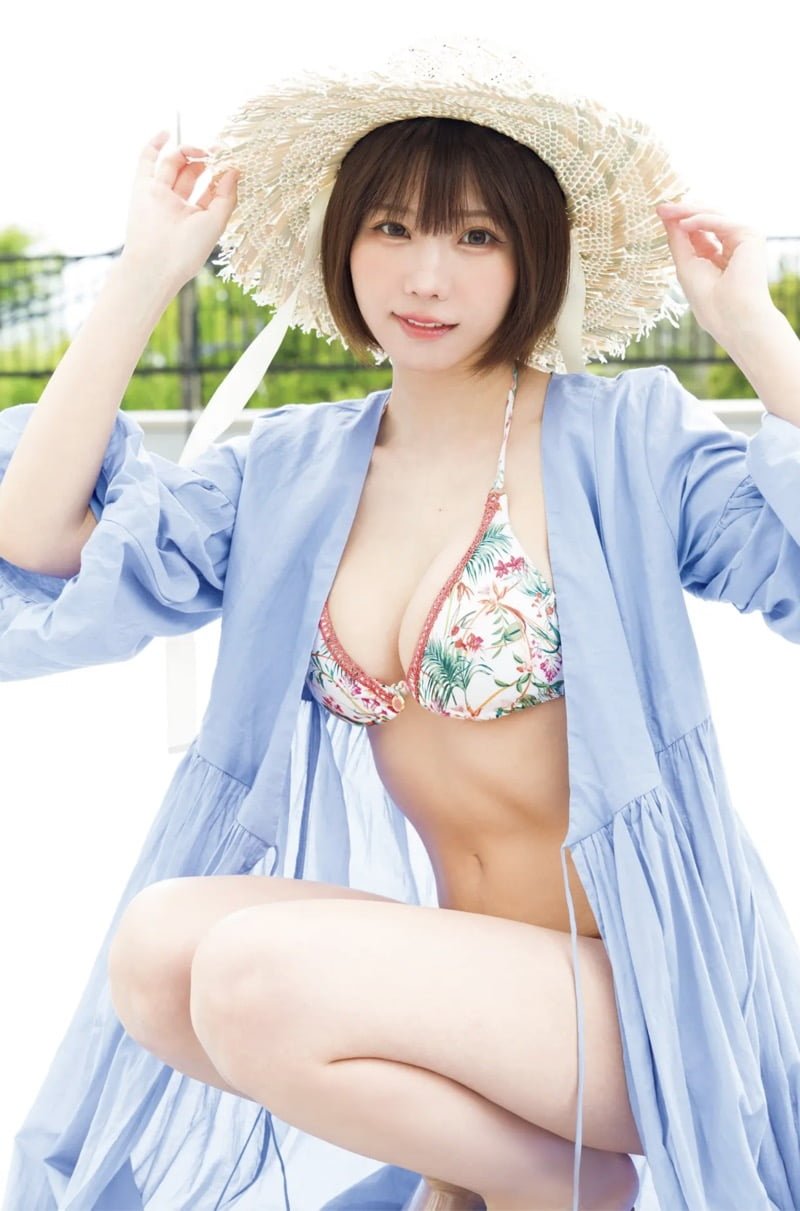 FRIDAY GOLD えなこ 夏がはじまる 画像
