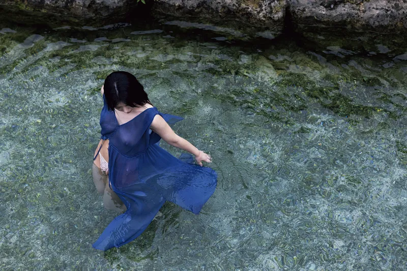 永岡怜子 写真集 したたる サンプル画像01