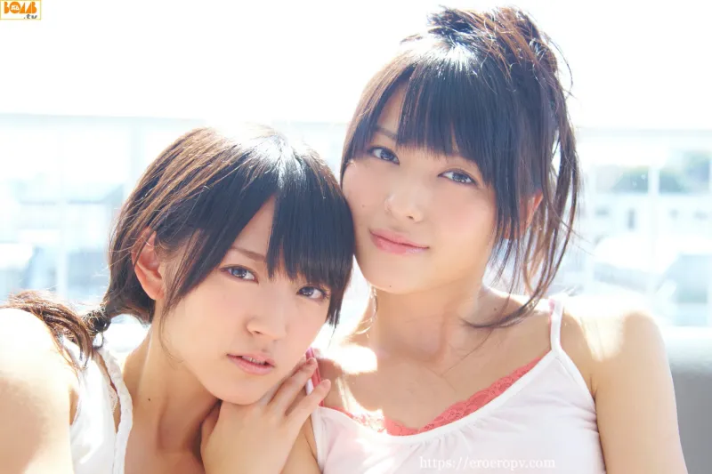 [BOMB.tv] 2012.05 Maimi Yajima 矢島舞美 × Airi Suzuki 鈴木愛理