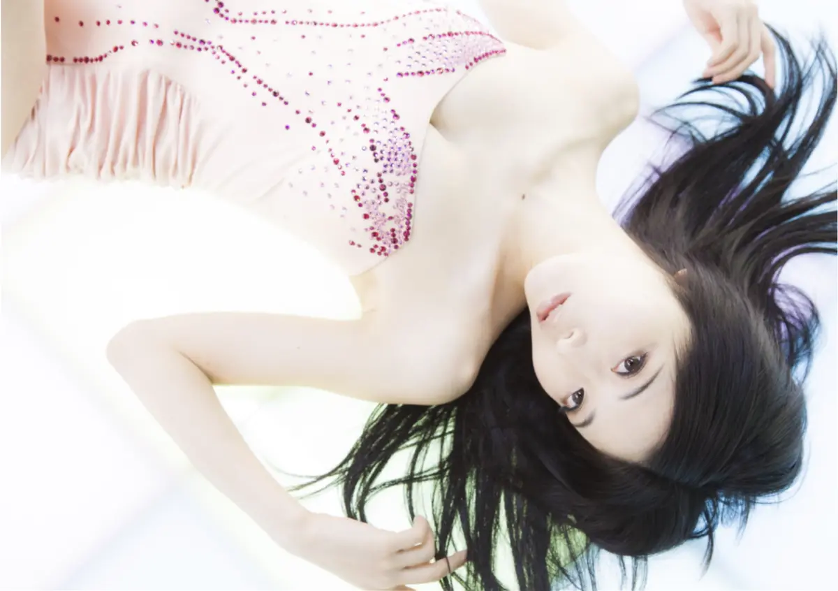 七菜乃 写真集 LOVER - NANO 画像017